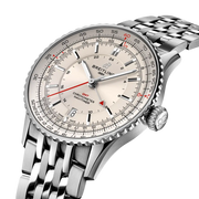 Profilo laterale della cassa rotonda in acciaio inossidabile con vetro zaffiro bombato antiriflesso del Navitimer GMT 41.